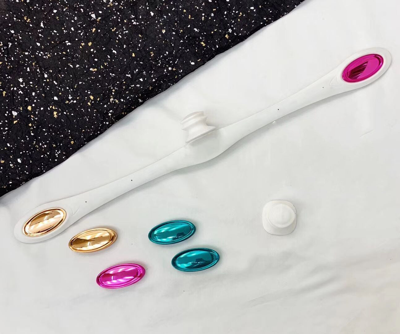 Thin face beauty massager