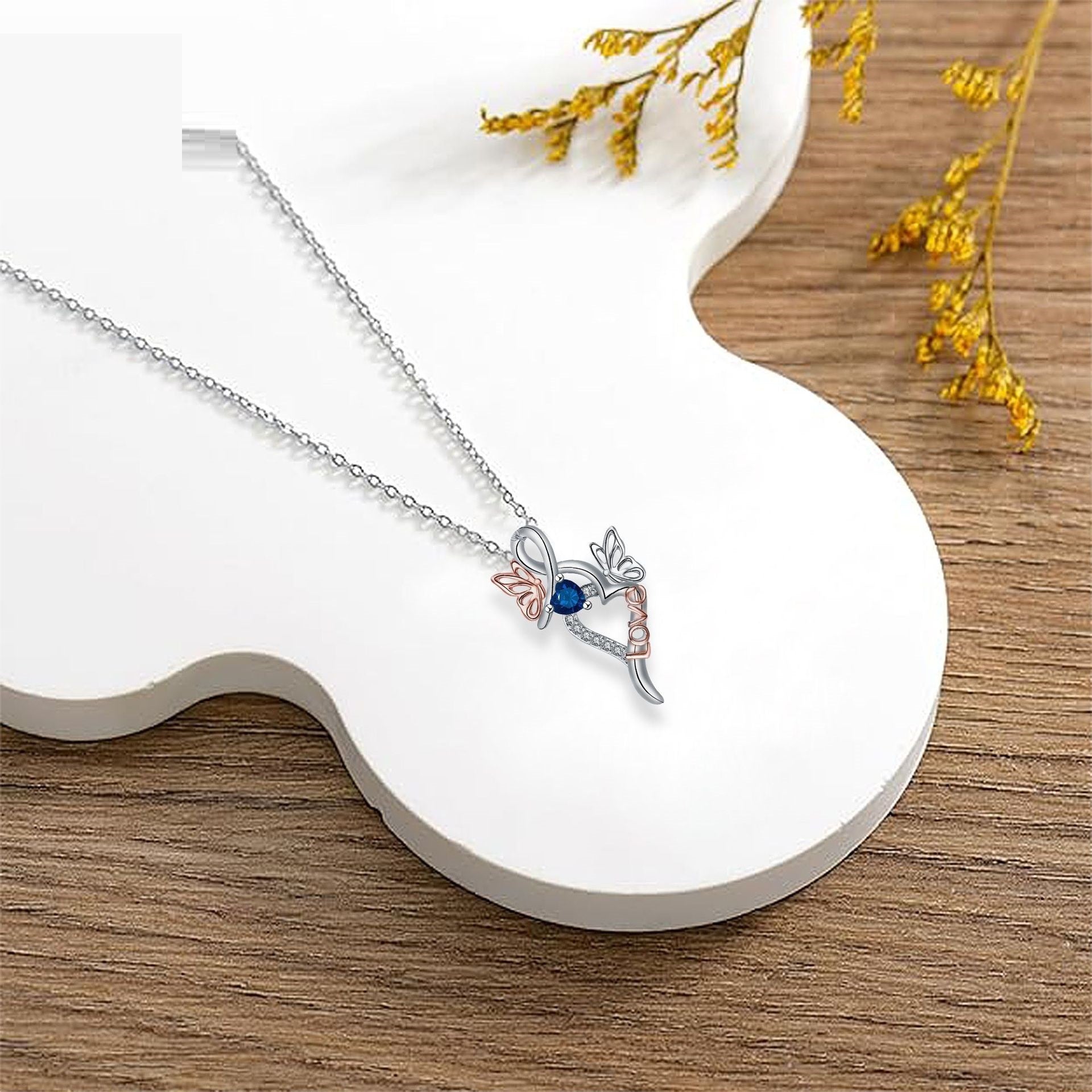 Butterfly Pendant Necklace Gifts For Girlfriend Light Luxury